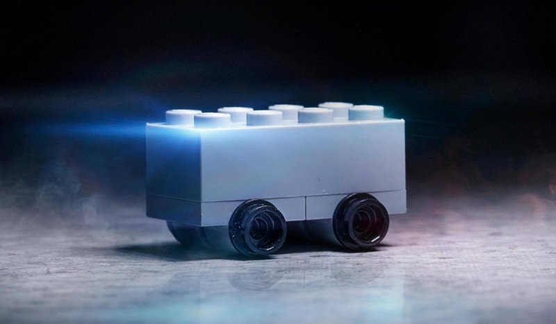 Lego представила «конкурента» Tesla Cybertruck
