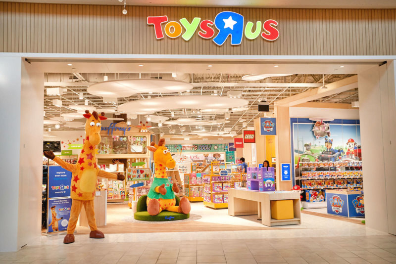 Toys R Us перезапускает магазины после банкротства
