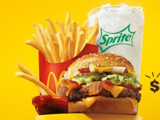 В «Макдональдсе» закончились гамбургеры Travis Scott Meal
