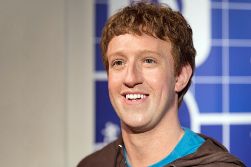 Марк Цукерберг пообещал скорое появление умных очков Facebook